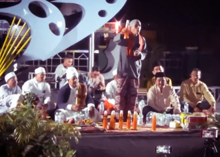 Balelang tradisional di Taman Kelayan Kota Banjarmasin, Jumat (9/12/2022)