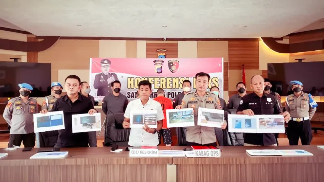 
 Konferensi pers kasus pencurian dengan pemberatan (curat) di Aula Sanika Satyawada Polres Kotabaru