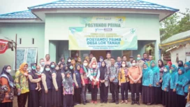 Menteri Kesehatan, Budi Gunadi Sadikin saat peninjauan implementasi posyandu primer di Kecamatan Telaga Bauntung, Kabupaten Banjar (Foto: Kominfo Banjar)