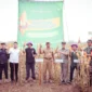 Bupati Tanah Laut (Tala) diwakili Staf Ahli Bupati Bidang Pembangunan, Ekonomi, dan Keuangan, Gatot Subagio pimpin panen perdana Jagung Hibrida Sakti di kawasan lahan kebun jagung Kelompok Tani Sinar Harapan I
