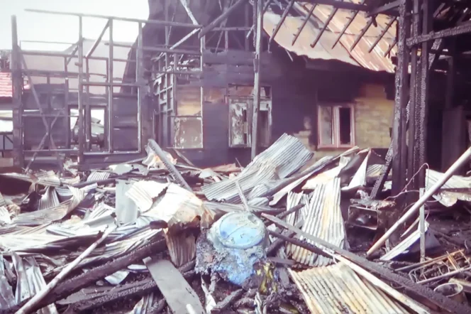 
 Pasca kebakaran tiga rumah warga di Jalan Sungai Jingah RT 14, Kelurahan Surgi Mufti Kecamatan Banjarmasin Utara, Sabtu (17/12/2022).