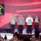 Penyerahan penghargaan pin emas dari Polri untuk sekjen Kemenkumham pada Apel Kepala Satuan Wilayah (Kasatwil), Rabu (14/12/2022)