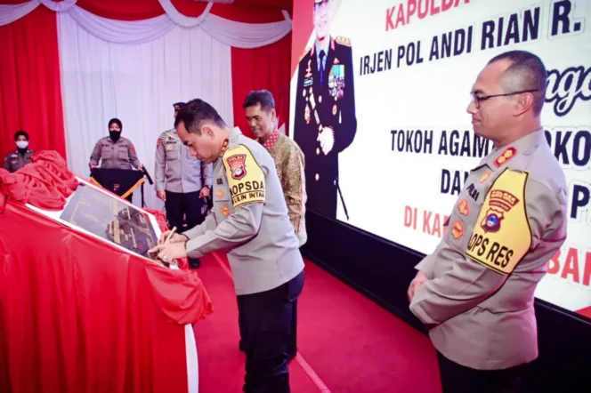 
 Peresmian dua Mako Polsek di wilayah Polres Batola oleh Kapolda Kalsel Irjen Pol Andi Rian Djajadi, S.I.K., M.H, Senin (26/12/2022)