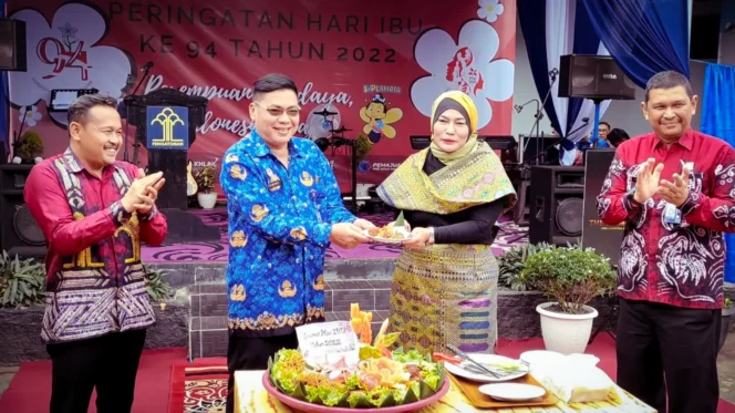 
 Peringatan Hari Ibu ke-94 Tahun 2022 di Lembaga Pemasyarakatan Perempuan (LPP) Kelas II A Martapura, Kamis (22/12/2022)