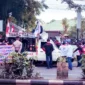 Unjuk rasa LSM KAKI Kalsel di luar pagar kantor Kejari Kabupaten Banjar, Selasa (27/12/2022). Foto: Ndi ricek23