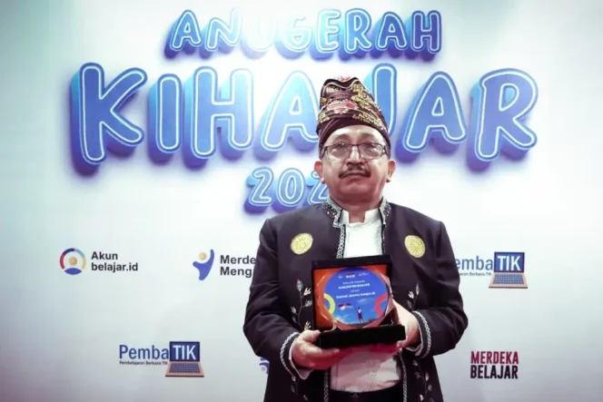 
 Wakil Bupati Banjar Menerima Anugerah Kihajar 2022 dari Kemendikbud Ristek