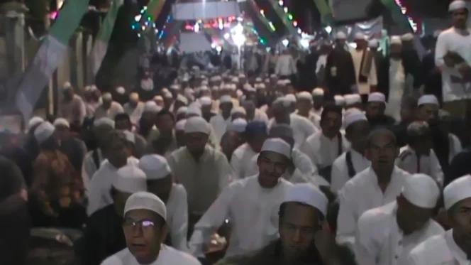 
 Haul Guru Padang di Keraton Martapura Dipadati Jemaah