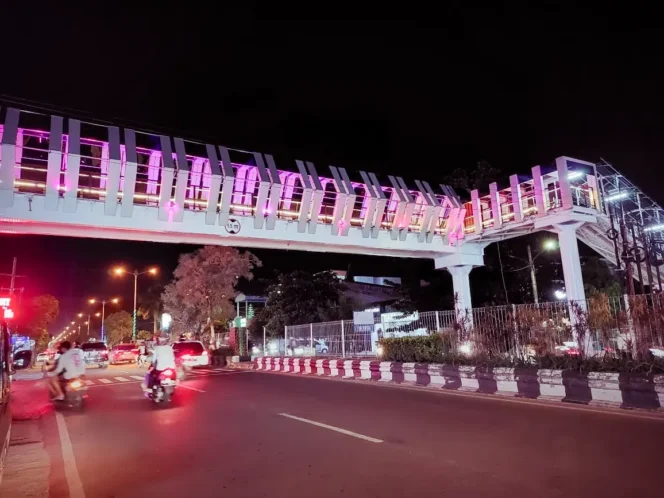 
 JPO Jl. A. Yani kota Banjarbaru yang pembangunannya sudah nyaris rampung, Rabu (4/1/2023)