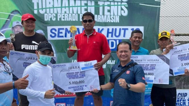 
 <strong>Juara Tenis Lapangan Ajang Peradi Cup 2023 Diraih Persatuan Tenis Pengayoman Kemenkumham Kalsel</strong>