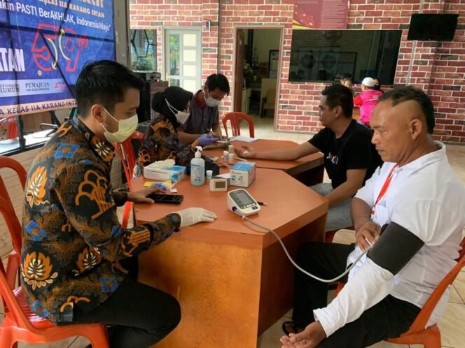 
 <strong>Pelayanan Kesehatan Proaktif Bagi Pengunjung WBP di Lapas Narkotika Karang Intan</strong>