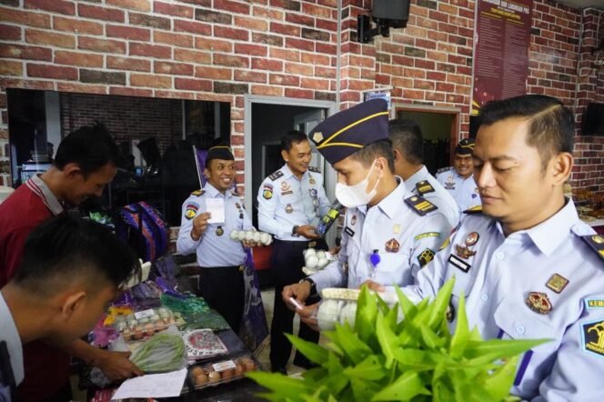 
 <strong>Ragam Hasil  Program Kemandirian WBP, Dijajakan di</strong> <strong>‘One Day, One Prison’s Product’</strong>