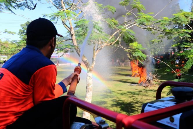 
 Simulasi Penanganan Karhutla Saat Apel Siaga Kamis(22/6/2023).
