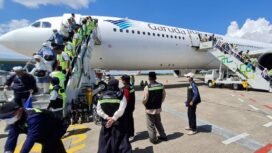 Jemaah haji kloter 6 Debarkasi Banjarmasin tiba di Bandara Internasional Syamsuddin Noor di Banjarbaru, Senin (17/7). foto-istimewa.