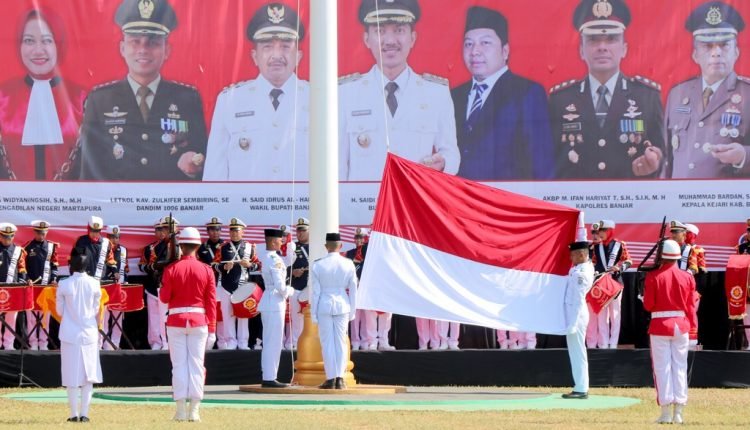 Detik Detik Peringatan HUT ke-78 RI di Alun Alun Ratu Zalecha Martapura