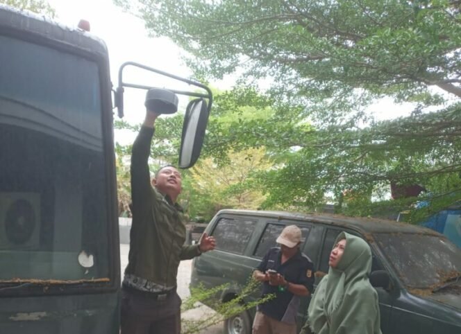 
 Pemasangan Alat  Pengukur Kualitas Udara di Kota Banjarbaru.foto DLH Banjarbaru