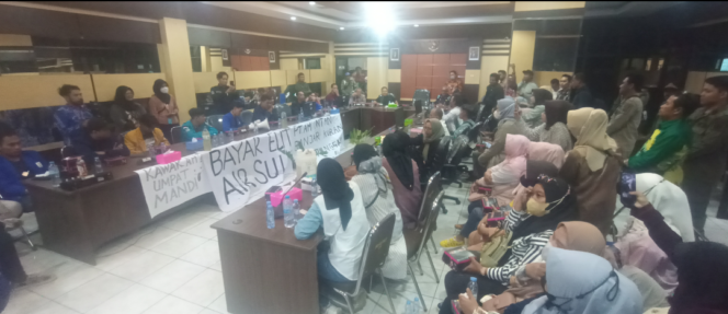 
 Ketua DPRD Kabupaten Banjar Respon Langsung Keluhan Warga Kesulitan Air Bersih