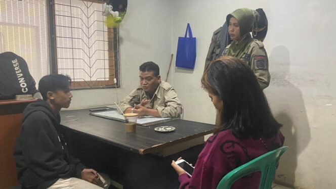 
 Enam Remaja Diamankan Satpol PP Dalam Satu Kamar