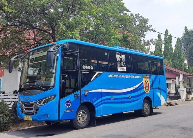
 Bus Angkutan Perkotaan Uji Coba di Banjarbaru