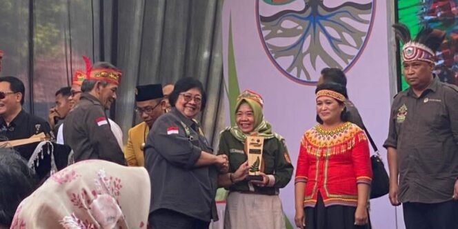 
 Banjarbaru Raih Anugerah Konservasi Alam Nasional dari Menteri LHK