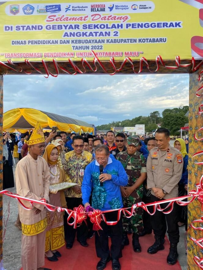 
 Puluhan Stand Meriahkan Gebyar Sekolah Penggerak di Siring Laut
