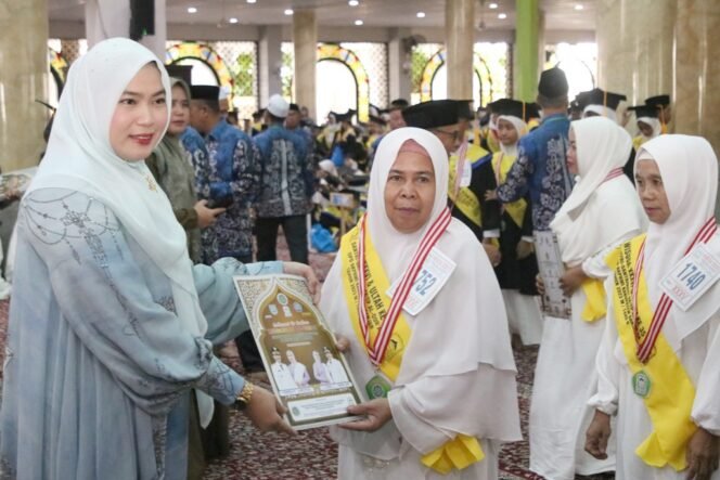 
 Ribuan Wisuda Santri TK/TPA Bersama Belasan Manula