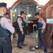 Sterilisasi dilakukan dibeberapa gereja oleh Polres Kotabaru (Foto.humas_polres_kotabaru)
