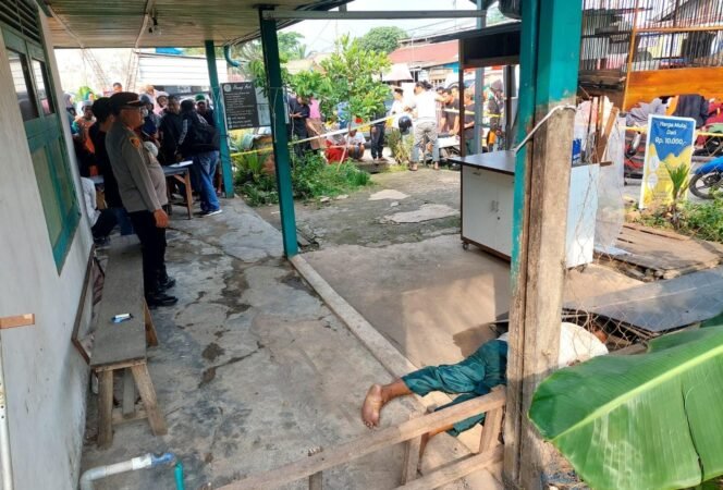 
 Penemuan mayat di Jalan Veteran, Martapura, Banjar, Kalsel, Selasa (19/12) pagi. foto-Polres Banjar