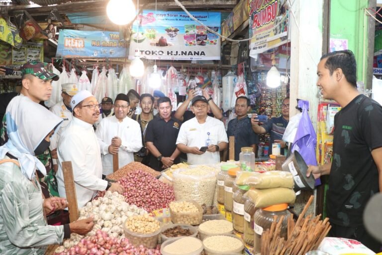 Jelang Idul Fitri 1445 H, Wabup Banjar Pantau harga Bapokting