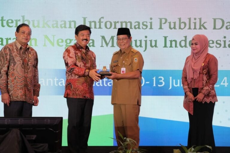 Menkopolhukam dan Paman Birin Sepakat Keterbukaan Informasi Kunci Pemerintahan yang Transparan dan Akuntabel