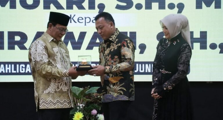 Pisah Sambut Kajati Kalsel, Mukri Terkesan Sosok Paman Birin