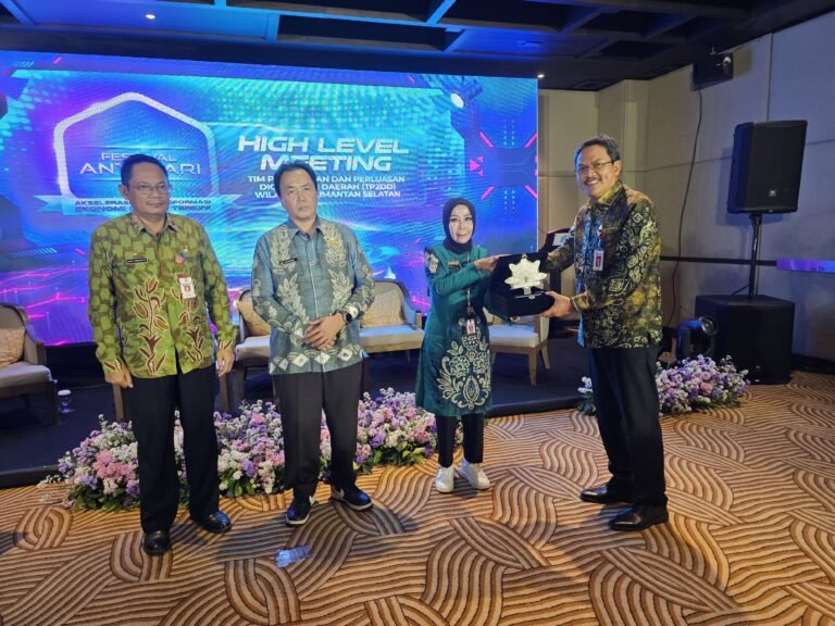 Wali Kota Aditya Sukses Bawa Banjarbaru Borong 2 Penghargaan Banua Digital Award