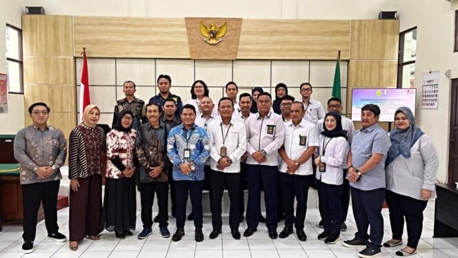 
 PN Banjarbaru Gandeng PBH DPC Peradi Martapura Banjarbaru Isi Posbakum