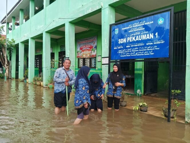 
 SDN Pekauman 1 Banjar Terendam Banjir, Siswa Dirumahkan