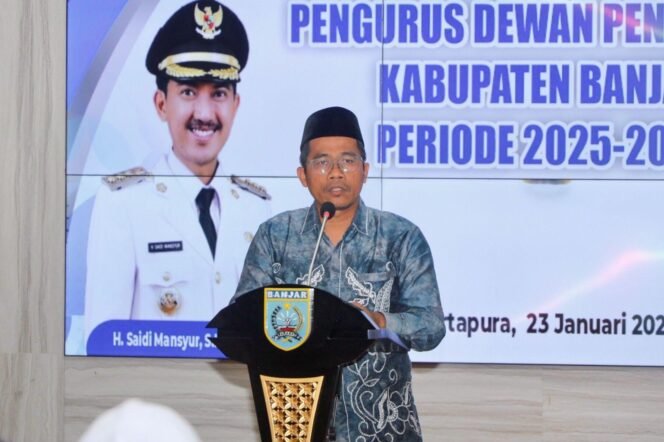 
 Ahmad Sarwani dikukuhan sebagai Ketua Dewan Pendidikan Kabupaten Banjar periode 2025-2030, Kamis (23/1/2025). Foto-RSB