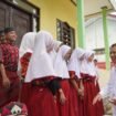 Presiden Direktur PT Adaro Indonesia, Priyadi, akan mengunjungi pelajar SDN di Wilayah Juai Kabupaten Balangan dan SDN Pamarangan Kiwa Kabupaten Tabalong besok dan lusa. foto-istimewa
