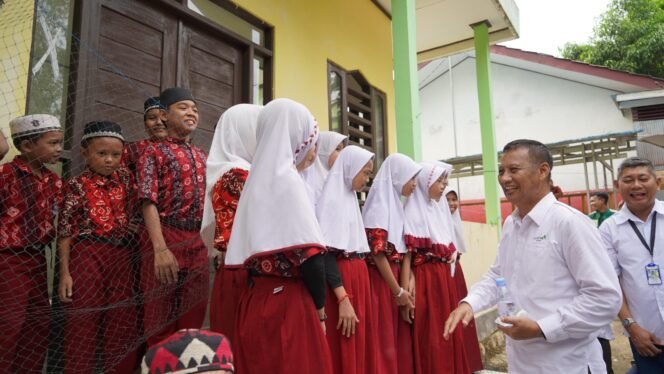 
 Presiden Direktur PT Adaro Indonesia, Priyadi, akan mengunjungi pelajar SDN di Wilayah Juai Kabupaten Balangan dan SDN Pamarangan Kiwa Kabupaten Tabalong besok dan lusa. foto-istimewa