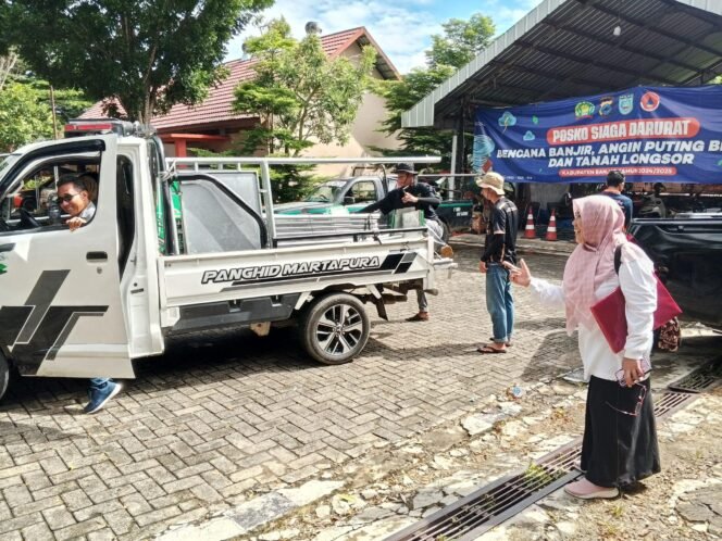 
 BPBD Banjar Pasang Ratusan Rambu-rambu Siap Siaga Bencana