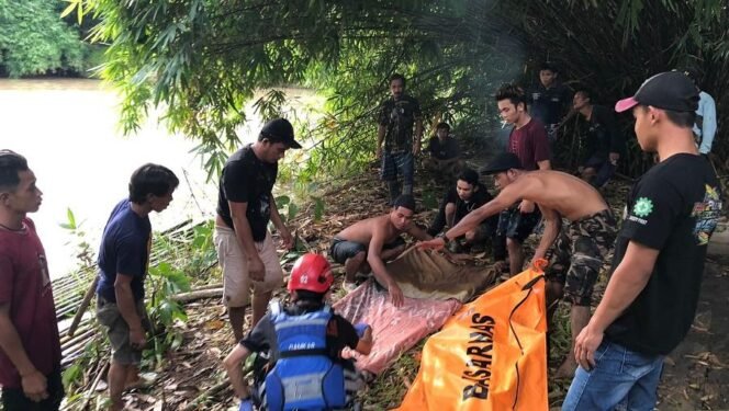 
 Seorang IRT Tewas Tenggelam di Sungai Pinang Saat Memancing
