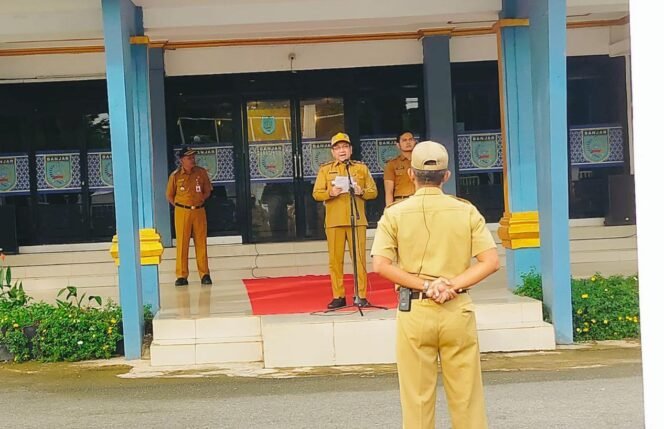 
 Apel Hari Kesadaran Nasional lingkup Pemerintah Kabupaten Banjar, di halaman Kantor Bupati Banjar, Martapura, Senin (20/01/2025) pagi. foto-RSB