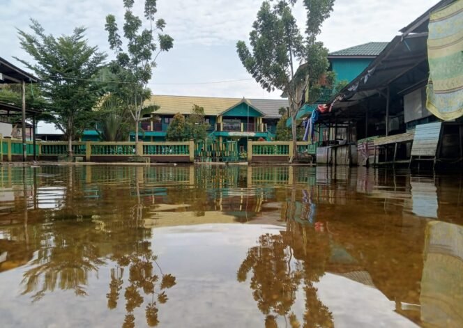 
 Kemenag Banjar Imbau Guru Amankan Berkas dari Banjir