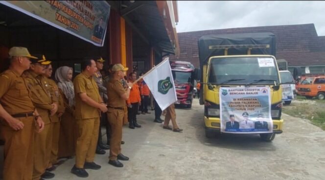 
 Pemkab Kapuas Kirim Bantuan Logistik untuk Korban Banjir di Tiga Kecamatan