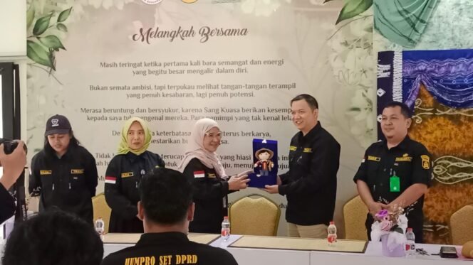 
 Sekretariat DPRD Banjarbaru Gelar Pelatihan Foto dan Jurnalistik bagi Humas