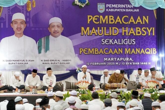 
 Pemkab Banjar menggelar acara pembacaan Maulid Habsyi dan Manaqib Syekh Muhammad Samman Al Madani di Aula KH Kasyful Anwar, Indrasari, Martapura, Rabu (12/2/2025) siang. foto-RSB