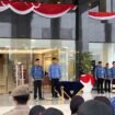 Bupati Kotabaru Sayed Jafar memimpin apel, Senin (17/2/2025). foto-diskominfokotabaru