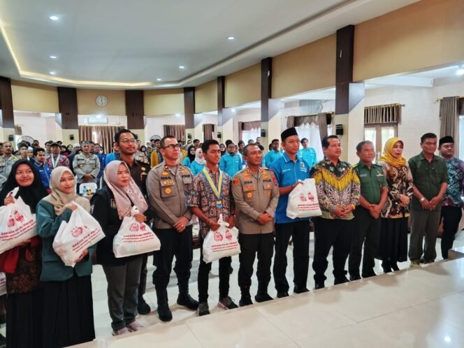 
 Polres Banjar Gelar Bakti Sosial Jelang Ramadan