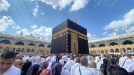 Jemaah sedang melakukan tawaf di Masjidil Haram Mekkah. foto-Baznas