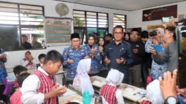 Program Makan Bergizi Gratis (MBG) Kabupaten Banjar resmi diluncurkan di SDN Keraton 4, Martapura, Senin (17/2/2025) pagi. foto-RSB
