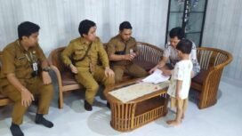 UPPD Martapura Laksanakan Program Door to Door kepada Para Penunggak Pajak.  foto- Bapenda Kalsel.