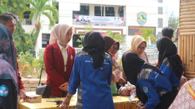 
 HIMAPTIKA STKIP Paris Barantai Gelar Bazar Math Day Sambut Ramadhan