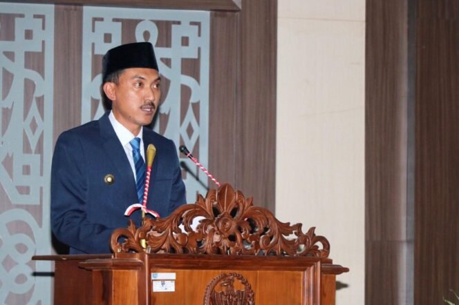 
 Rapat Paripurna DPRD Banjar, Bupati Saidi Mansyur Sampaikan Pidato Pertama Pasca-pelantikan